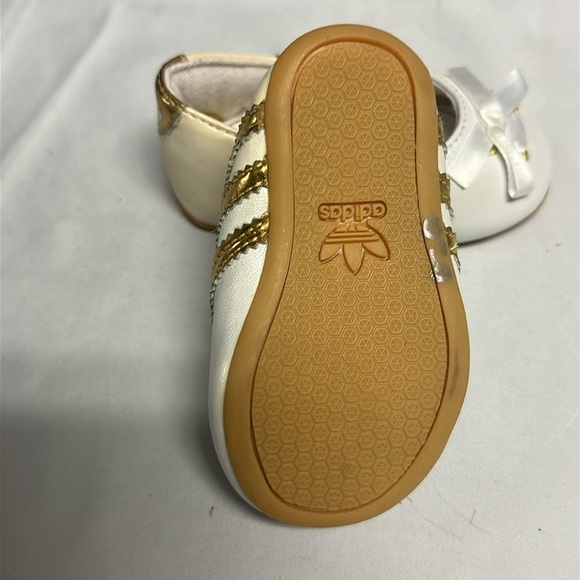 Adidas - White and Gold Mary Jane Dress Shoes with Elegant Trim/Bow - Picture 5 of 7
